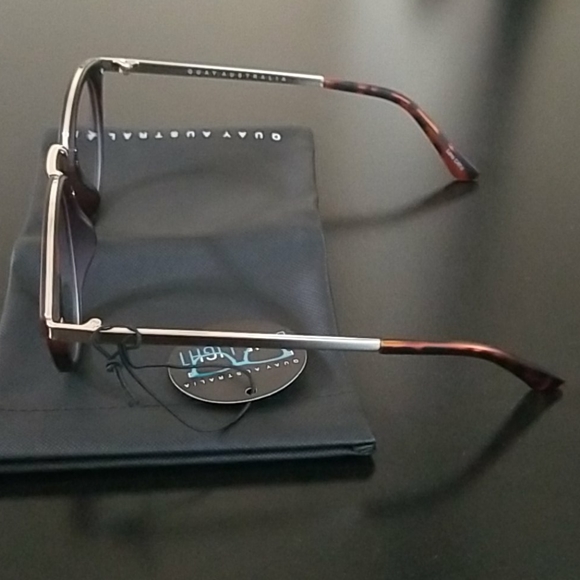 Quay Australia Gotta Run Blue Light Glasses - Picture 5 of 10